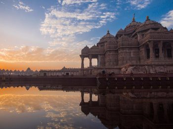 India Tour - New Delhi - Akshardham Monument With Sarovar